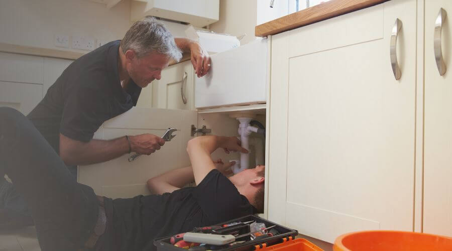 Expert burst pipe repair services in Steamboat Rock, IA